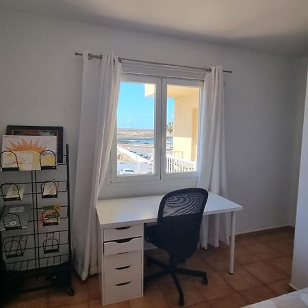 Gilda: Beautiful Spacious Apartment. Seaview From Rooftop Terrace Corralejo Exterior photo